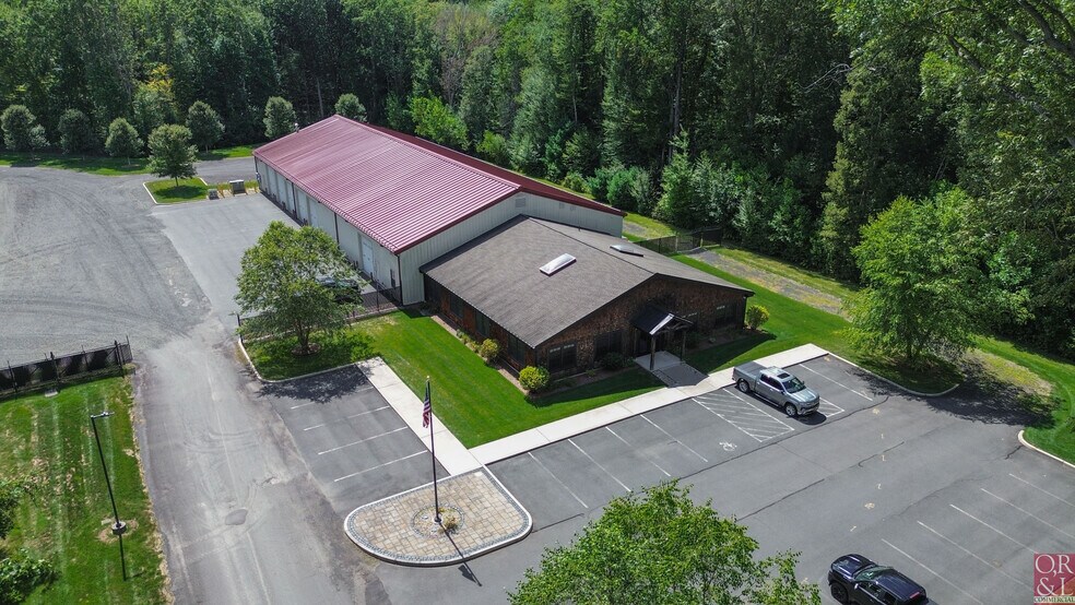 Primary Photo Of 103R Old Windsor Rd, Bloomfield Warehouse For Lease