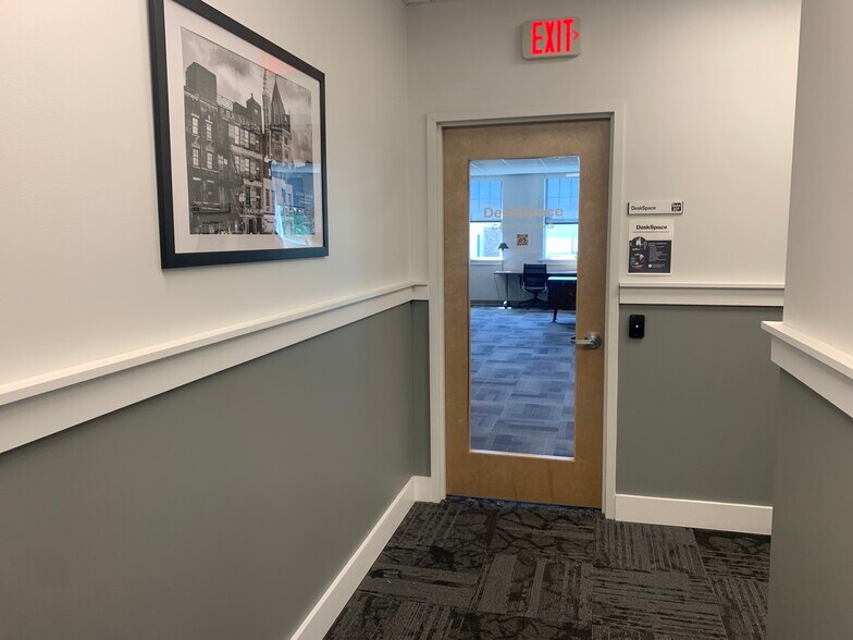 More Photos Of 16 N Greenbush Rd, Troy Freestanding For Lease