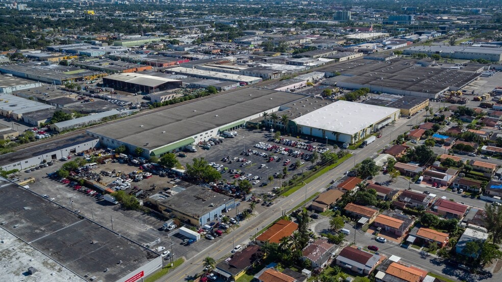 Primary Photo Of 213-215 SE 10th Ave, Hialeah Manufacturing For Lease