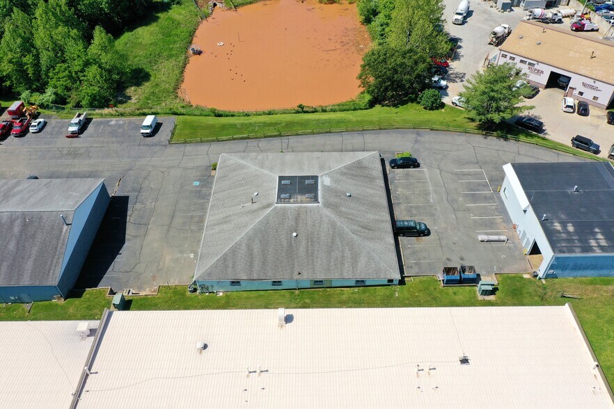 More Photos Of 9208 Venture Ct, Manassas Park Warehouse For Lease