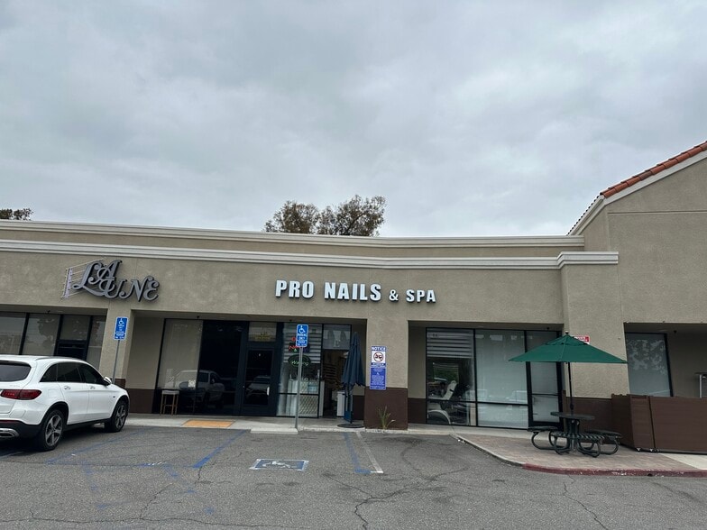 More Photos Of 320 Bristol St, Costa Mesa Unknown For Lease