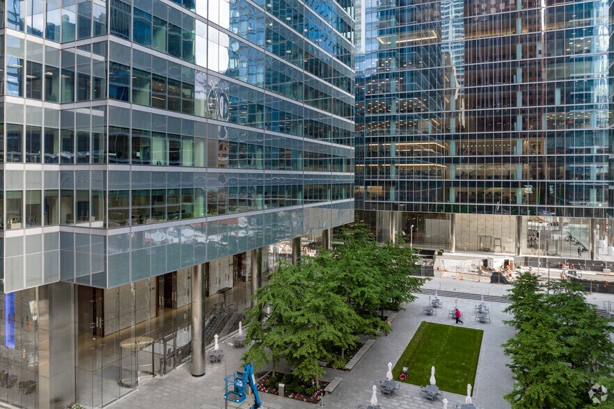 More Photos Of 333 Bay St, Toronto Office For Lease