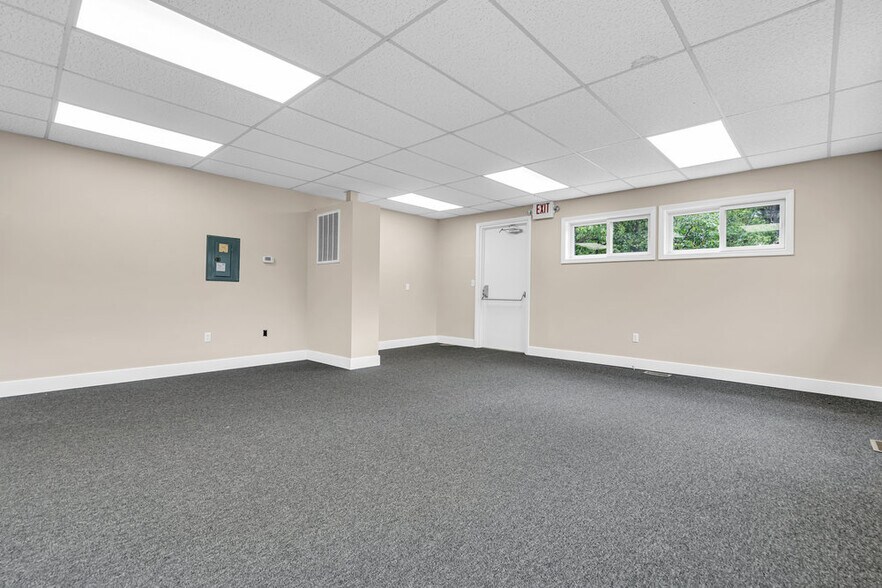 More Photos Of 75 Lacey Rd, Whiting Medical For Lease