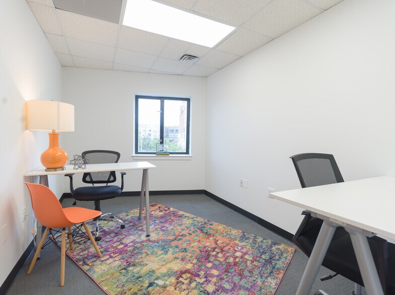 More Photos Of 950 N Washington St, Alexandria Coworking Space