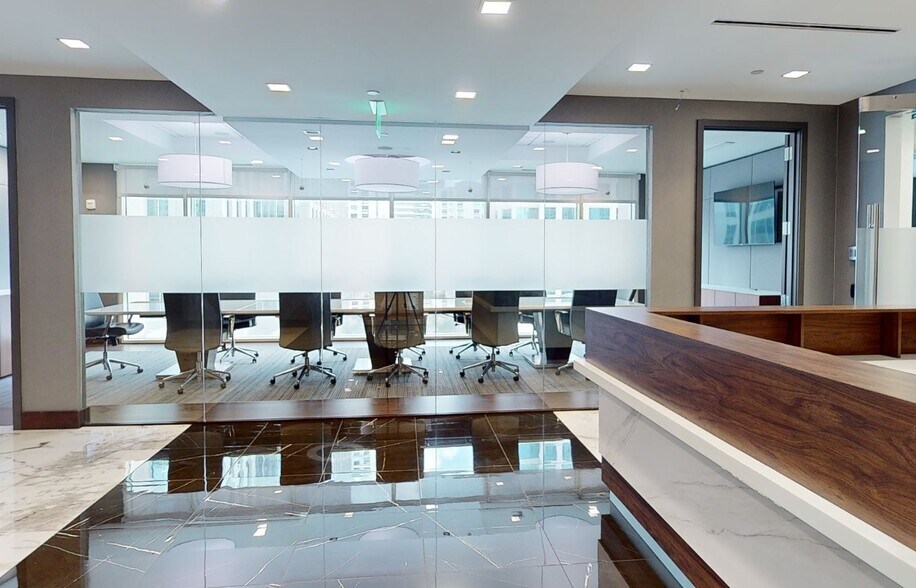 Primary Photo Of 450 E Las Olas Blvd, Fort Lauderdale Office For Lease