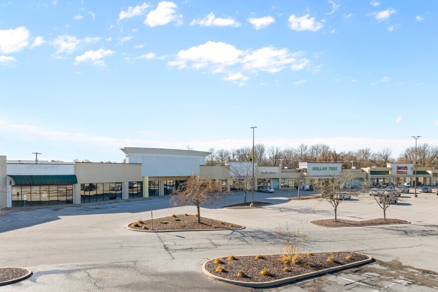 More Photos Of 1-125 Plaza Dr, Fairview Heights Storefront For Lease