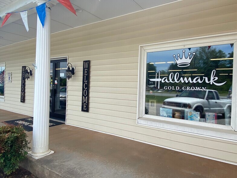 More Photos Of 3351 Hickory Blvd, Hudson Freestanding For Sale