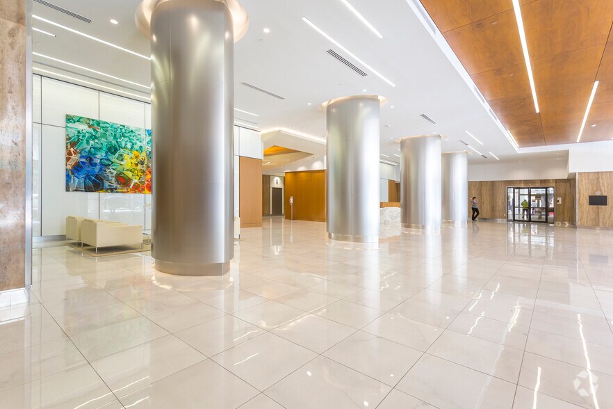 More Photos Of 1 SE 3rd Ave, Miami Office For Lease