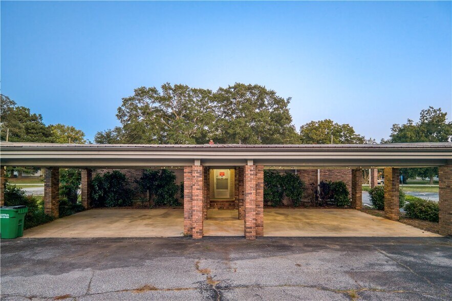 More Photos Of 111 W Pine Grove Rd, Fair Play Office For Sale