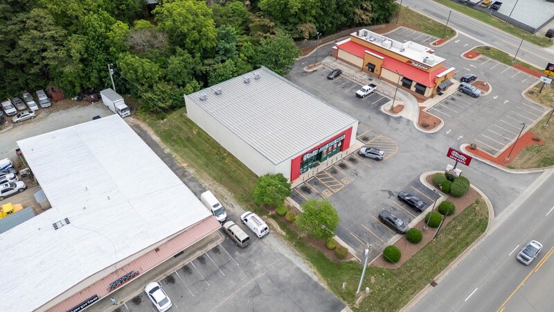 More Photos Of 322 S Madison Blvd, Roxboro General Retail For Sale