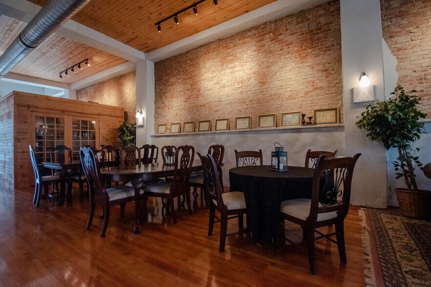 More Photos Of 322 E Don Tyler Ave, Dewey Storefront For Sale