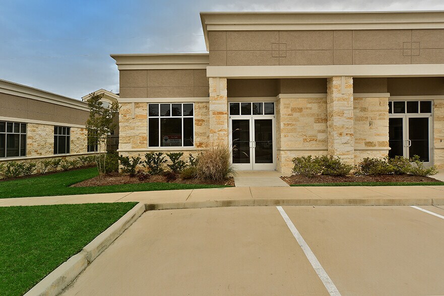 More Photos Of 2219 Sawdust Rd, The Woodlands Office For Sale