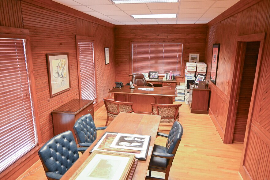 More Photos Of 109A Wholesale Ave NE, Huntsville Office For Sale