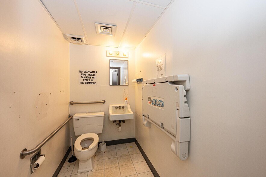 More Photos Of 721 Malcolm Blvd, Rutherford College Medical For Lease