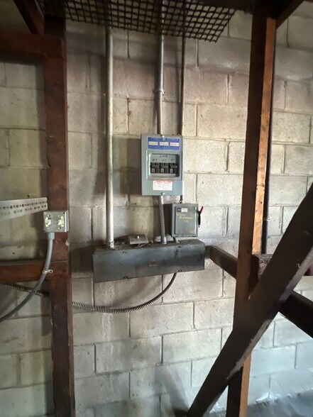 More Photos Of 1040 High St, Atwater Auto Repair For Lease