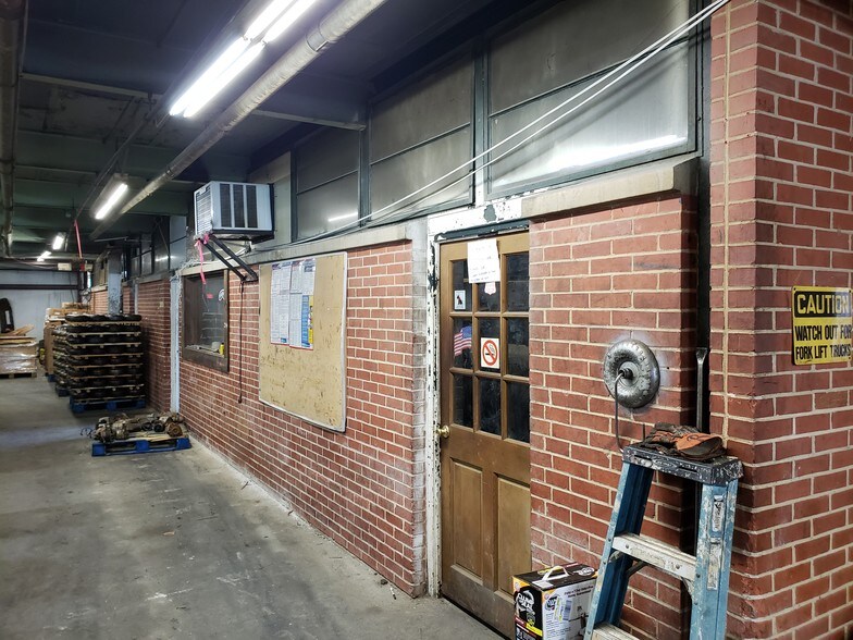 More Photos Of 33 SW Lumpkin Campground Rd, Dawsonville Warehouse For Lease