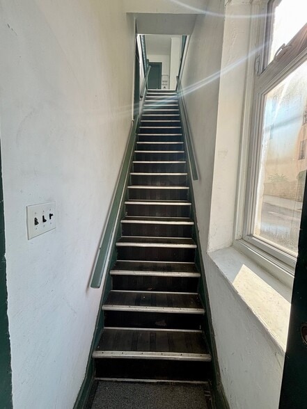 More Photos Of 4047-4049 Cresson St, Philadelphia Light Manufacturing For Sale