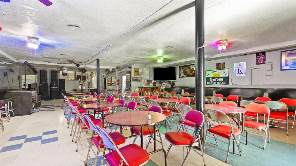 More Photos Of 1214 S 6th St, Yakima Bar For Sale