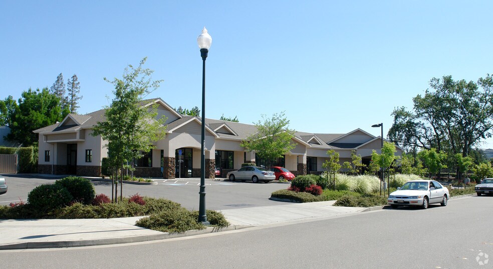 More Photos Of 810 Denbeste Ct, Suite 105, Windsor Coworking Space