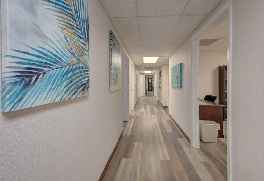 More Photos Of 700-H Everhart Rd, Corpus Christi Office For Sale