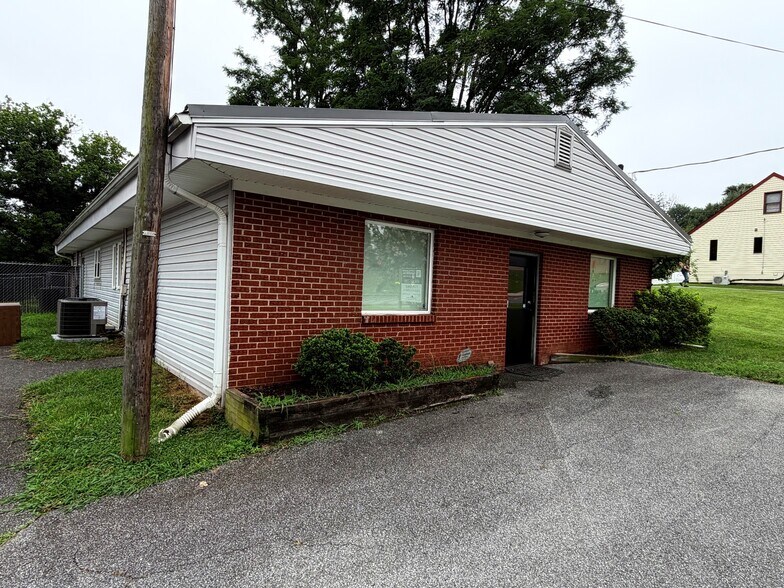 More Photos Of 1818 Memorial Ave, Lynchburg Office For Sale