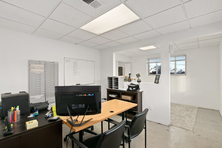 More Photos Of 870 S Lipan St, Denver Warehouse For Lease