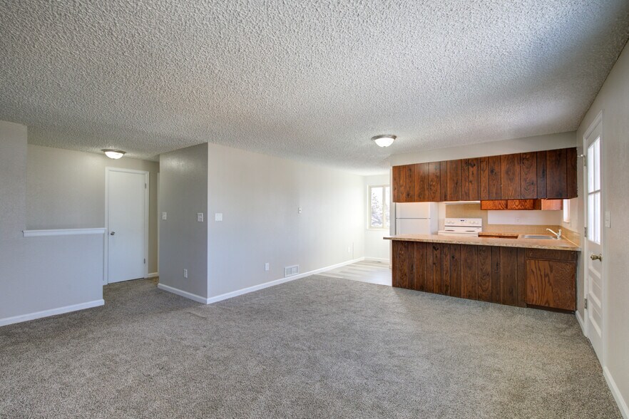 More Photos Of 1331 Merl Pl, Longmont Apartments For Sale
