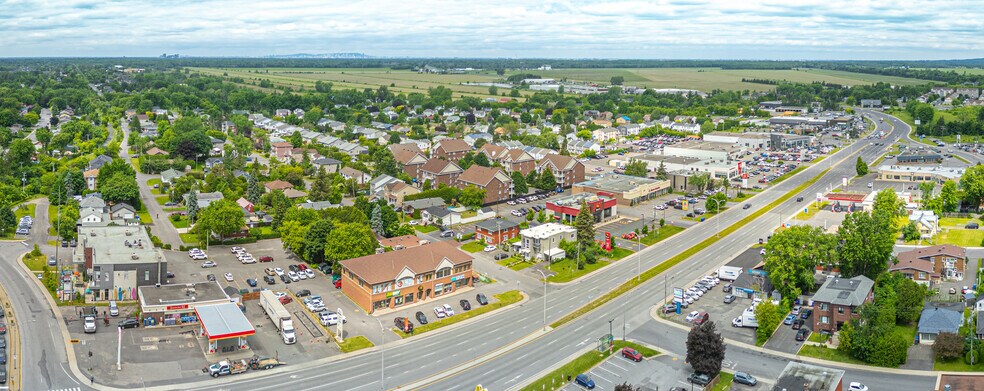 More Photos Of 900 Boul De Périgny, Chambly Freestanding For Lease