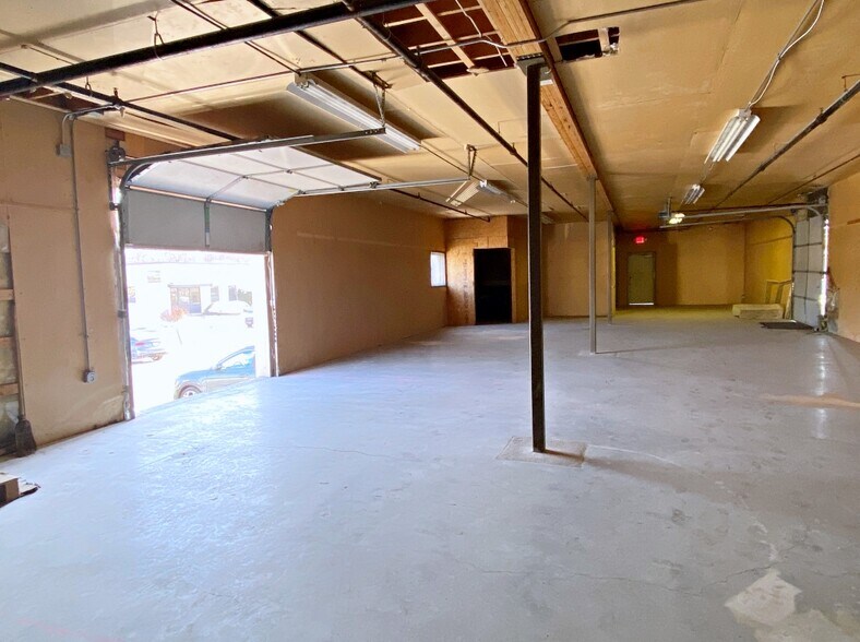 More Photos Of 35R Spencer St, Stoneham Industrial For Lease