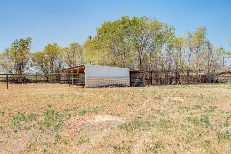 More Photos Of 510 Valencia Ave, Lubbock Warehouse For Sale