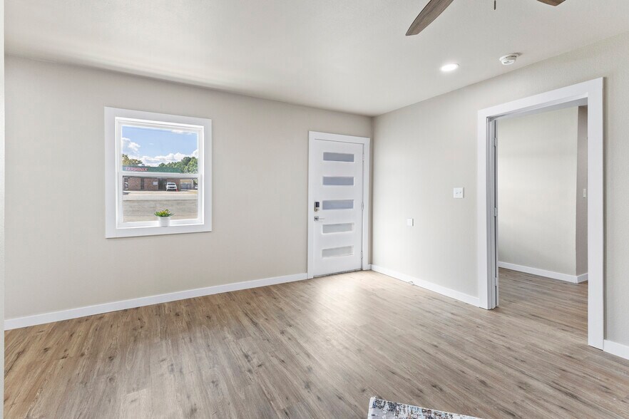 More Photos Of 4704 Judson Rd, Longview Office Residential For Sale