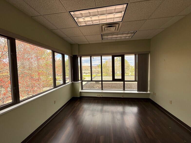 More Photos Of 100 Foden Rd, South Portland Medical For Lease