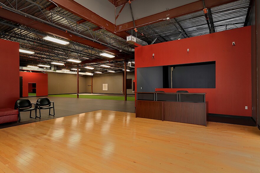 More Photos Of 8101 Kuykendahl Rd, The Woodlands Office For Lease
