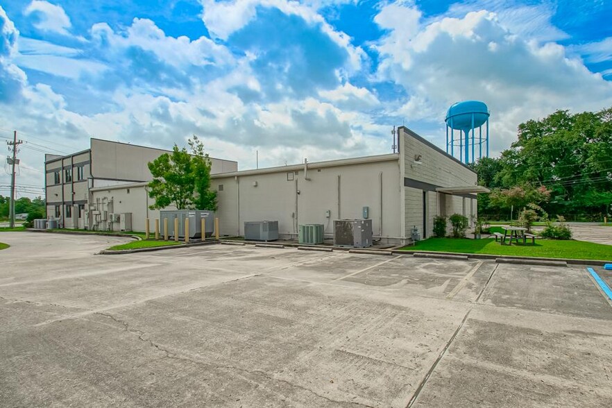 More Photos Of 805 Robin St/ 406 Airline Hwy, La Place Office For Sale