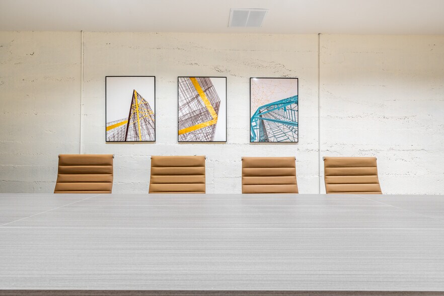 More Photos Of 2506 E Washington St, Indianapolis Storefront Retail Office For Sale