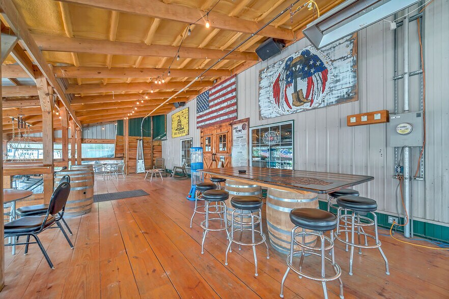 More Photos Of 602 Clark St, Utica Restaurant For Sale
