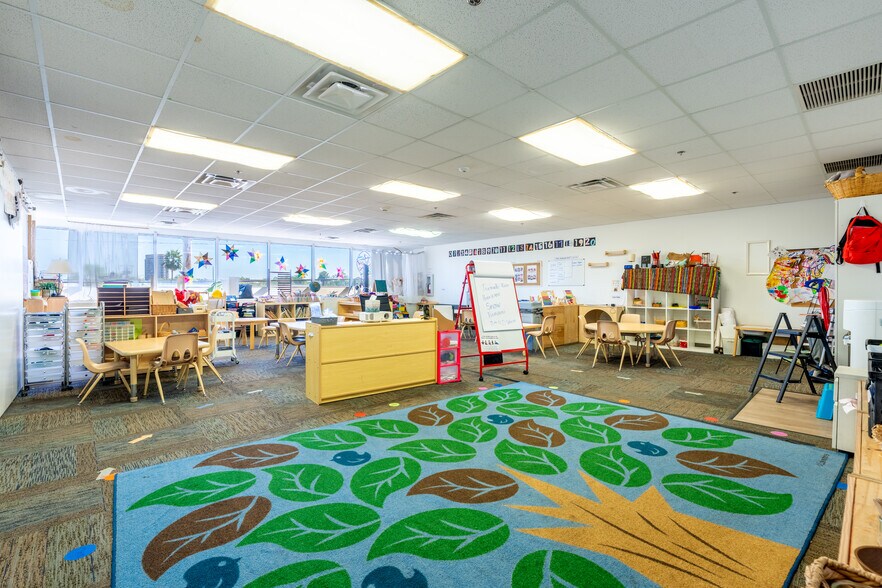 More Photos Of 200 E Mitchell Dr, Phoenix Office For Sale