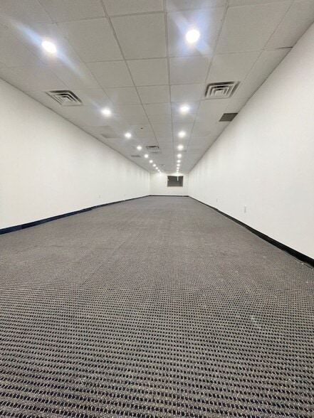 More Photos Of 247 Fulton Ave, Hempstead Storefront Retail Office For Lease