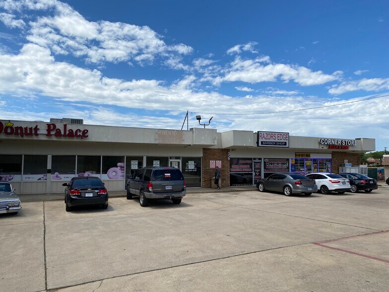 More Photos Of 1001 W Harwood Rd, Euless Unknown For Sale