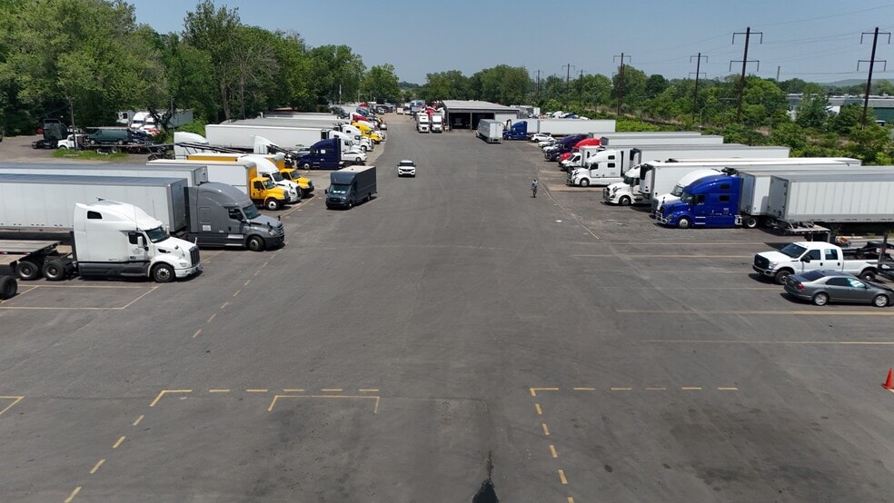 More Photos Of 7800 Bristol Pike, Levittown Distribution For Sale