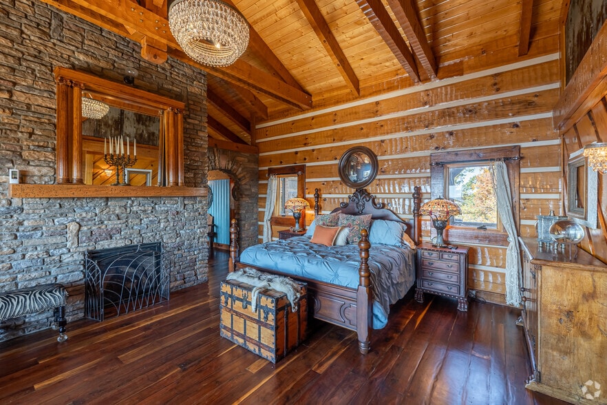 More Photos Of 1150 County Road 113, Eureka Springs Lodge Meeting Hall For Sale