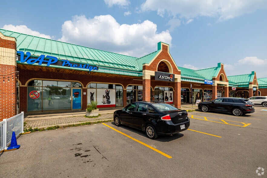 More Photos Of 1080-1126 Boul de la Grande-Allée, Boisbriand Freestanding For Lease