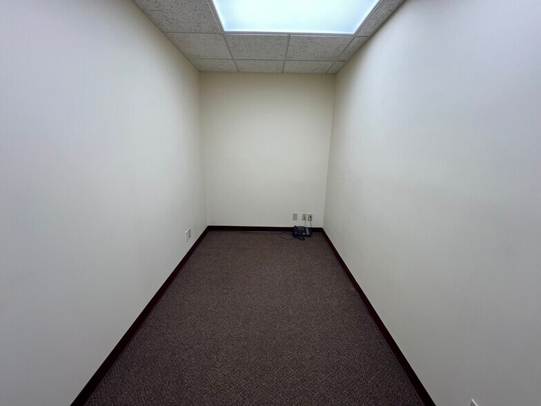 More Photos Of 7655 Five Mile Rd, Cincinnati Medical For Sale