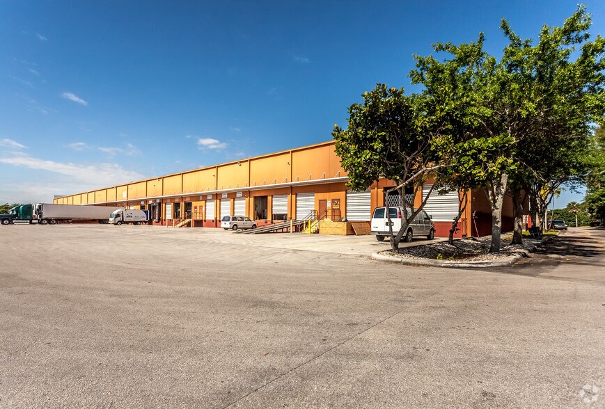 More Photos Of 3301-3389 NW 97th Ave, Miami Warehouse For Lease