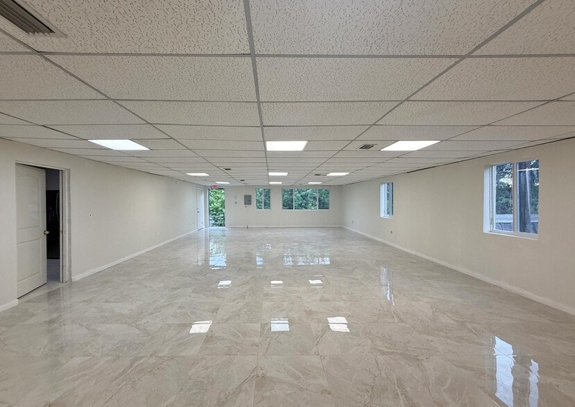 More Photos Of 11911 W Dixie Hwy, Miami Lodge Meeting Hall For Sale