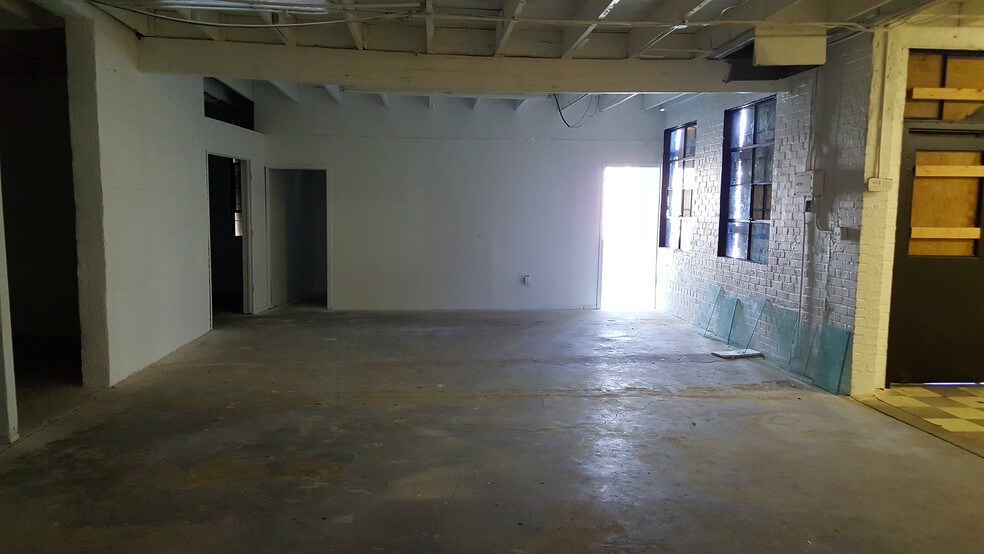 More Photos Of 1623-1625 Del Paso Blvd, Sacramento Freestanding For Sale