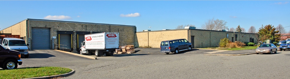 More Photos Of 2900 Veterans Memorial Hwy, Bohemia Light Distribution For Sale