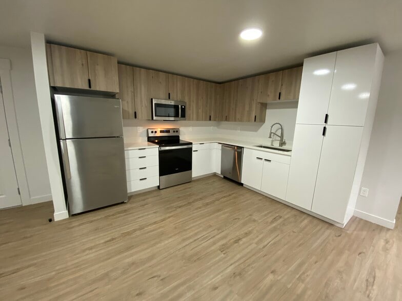 More Photos Of 404 E 5600 S, Salt Lake City Apartments For Sale
