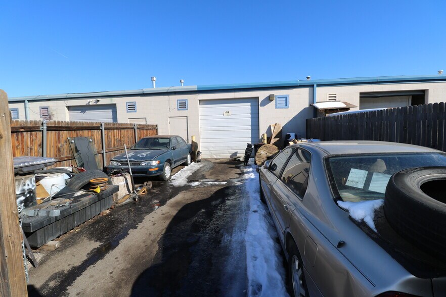 More Photos Of 374 Norfolk St, Aurora Warehouse For Sale