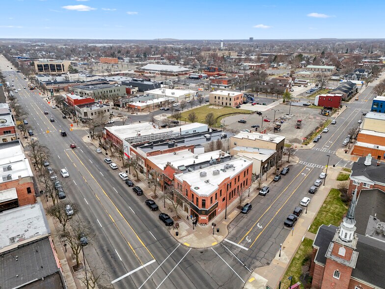 More Photos Of 2919 First St, Wyandotte General Retail For Lease